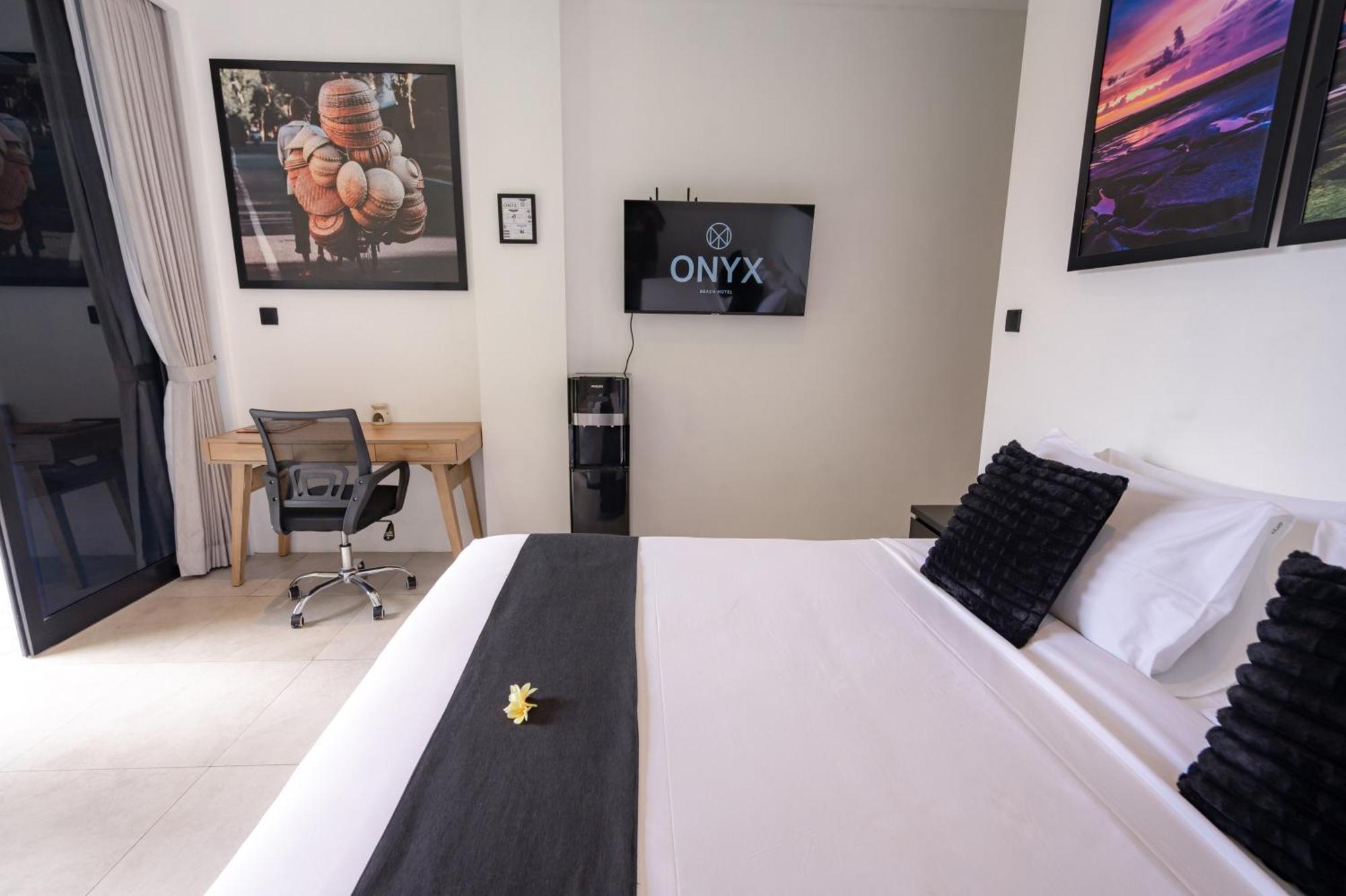 Onyx Beach Hotel Canggu Екстериор снимка