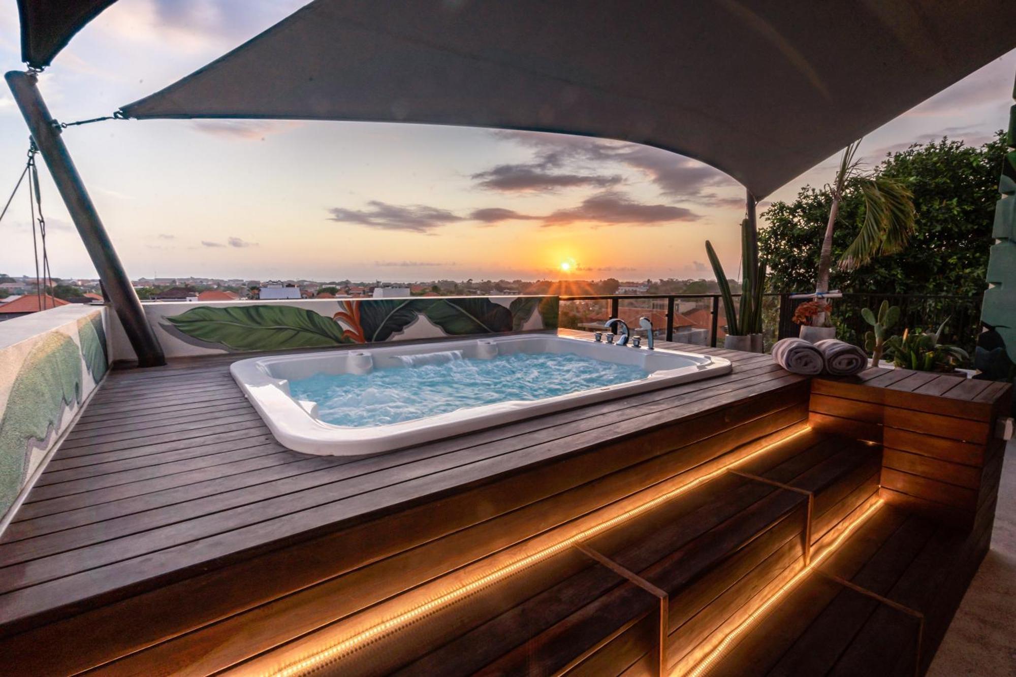 Onyx Beach Hotel Canggu Екстериор снимка