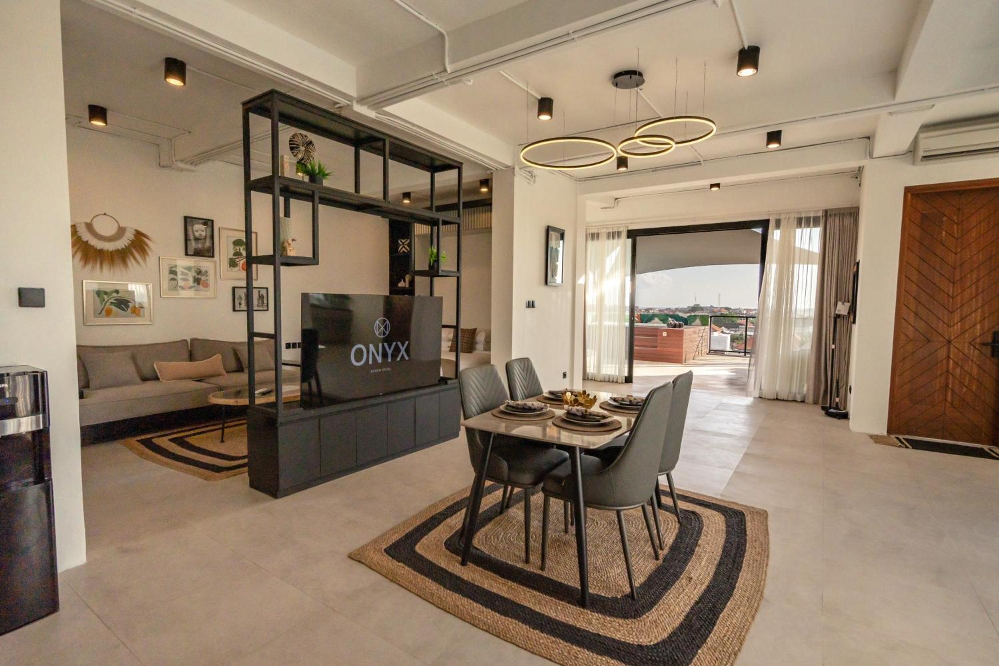 Onyx Beach Hotel Canggu Екстериор снимка